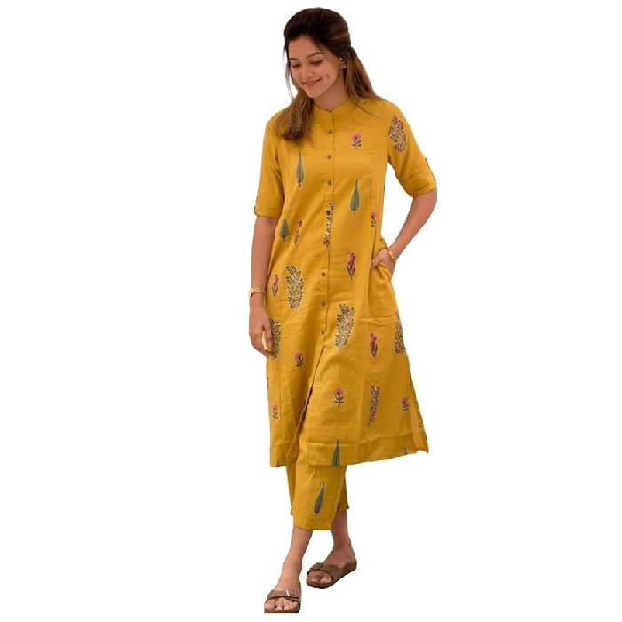 ANNI DESIGNER Womens Yellow Rayon Viscose Floral Straight Kurta with Pant